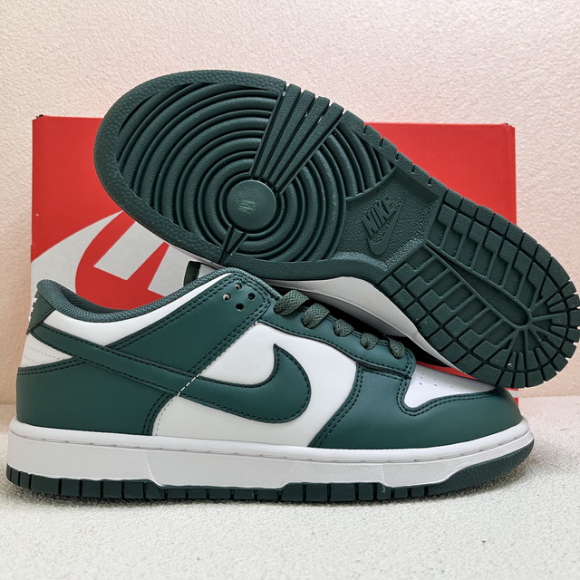 Women Nike Dunk SB 050